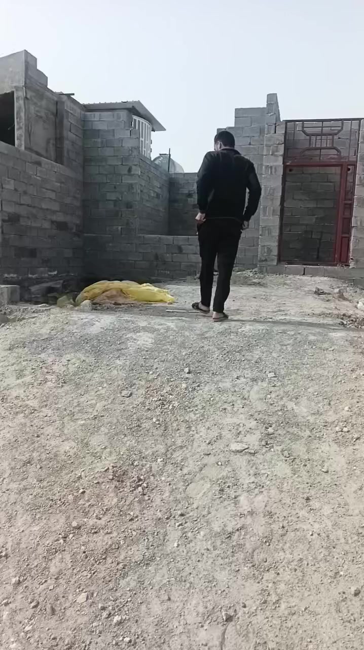 السلام عليكم عندي هيكل غير مسقف رقم العقار ١٦٤٦٣ مساحه ٢٥٠ متر سعر ٢٨ مليون رقم صاحب العقار ***********
