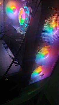 شباب عندي قطع مستخدمه قليل للبيع مذربورد H510 asus ( ابيض )  معالج راي...
