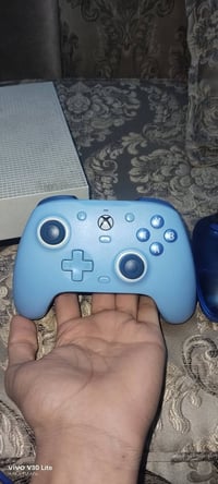 Xbox One S 500GB • حساب GTA V ليفل 46 • يدة GameSir احترافية