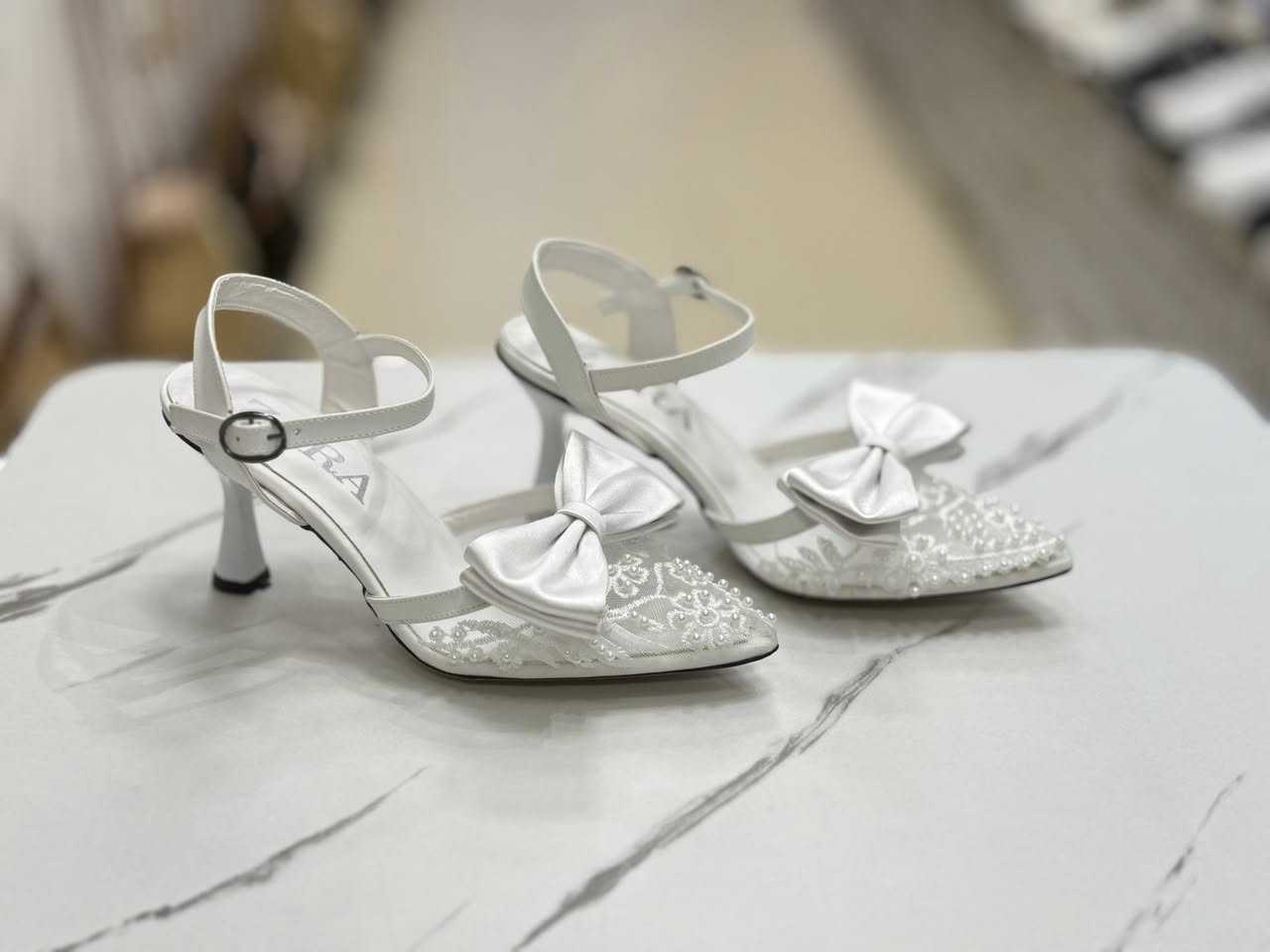 جديد 👠

كيبور فيونكه وكالة ZARA👠 احدث الاصدارات 👠 
متوفره القياسات كامله 👠 متوفره الالوان كامله 👠

العنوان:- مول المدحتيه- الطابق الثاني - رقم المحل (25)


**إذا كنت صاحب هذا الإعلان وتريد حذفه لأي سبب، رجاءا أرسل رسالة إلى الدعم الفني**