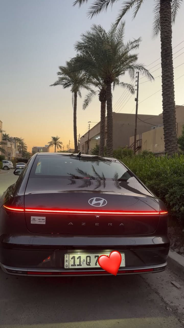للبيع
ازيرا  الشكل الجديد موديل 2025 خليجي
لون رصاصي رمادي المميز داخل ابيض
ملكي

ضمان الوكالة الت ساك

خليجية كفالة عامة .

ماشية 28 كم
محركها بانزين فقط، 6 سلندر
3,5 لتر
لا ضربة ولا صبغ ولابارد 
سقف بانوراما 
ستاره خلفية كهرباء
 جنطة كهرباء 
رادار نقط عمياء 
مقاعد جلد ابيض ملكي 
 نظام فرملة طوارئ
شاشة كبيرة وذاكرة المقعد
كشنات تبريد تدفئة
نظام التحكم التلقائي بدرجة الحرارة
واربع انظمة قيادة وبعد هواي مواصفات بيها ..
رقم صاحب السيارة ***********
