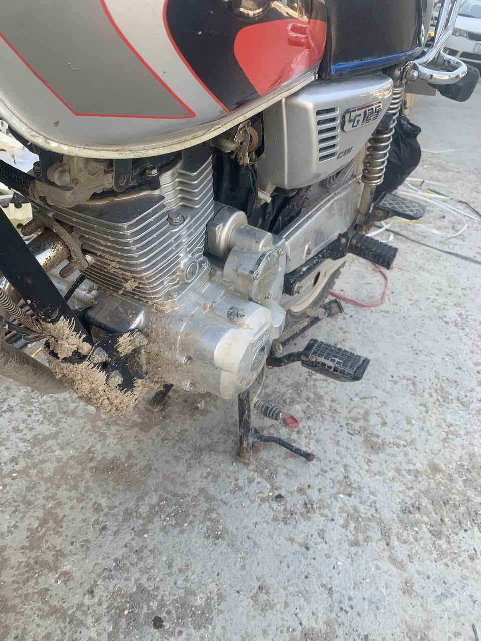 سلام عليكم دراجه ٥ كير للبيع 2021 كفاله محرك مامفتوح السعر500 وبيها مجال بسيط ***********
