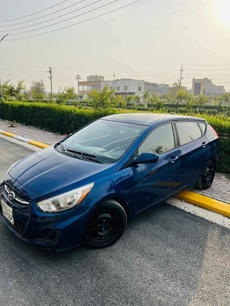 accent 2017  
‎             ( سعری : 85 وەرەقە مەجال )
‎ئەکسێنت 
‎مۆدیل : 2017
‎٢ ملیۆن و ٥٧٠ هەزار غرامەی لەسەرە 
‎4 پارچەی سوخە 
‎پێشی کەپسە ، پشتی جەمپەکی زۆر خەفیفی هەیە 
‎گێرو مەکینەی بەشەرتە 
‎شوێن هەولێر 
‎ڕەقەم تەلەفۆن : *********** أربيل, العراق
