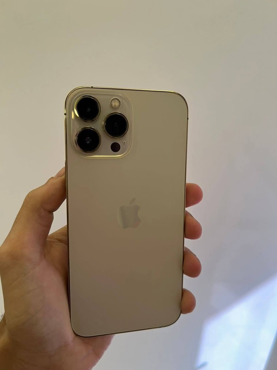 ايفون13ابرو ماكس ذاكره 256بطاريه 84 الجهاز وتر ابرو شخط مابي النموذج m اصلي الجهاز نضافه مليار مال جناي. شخط مابي السعر خاص او تصال عل رقم ***********
