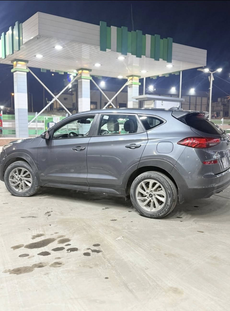 السلام عليكم بيع مستعجل 
توسان 2019 وارد امريكي سونار مرفق مع الصور  مكينه دوش 2000
نص فول 
شاشه 
حساسات 
تحكم استيرن 
مود درايف 
هندر بريك دكمه 
تحديد مسار 
قطعتين تبريد 
رقم واسط الجديد ( باسمي )  
مكان السياره بغداد البلديات 
الشراي يتصل 137 بيه مجال بسيط  
رقم هاتف *********** الشراي يتصل
