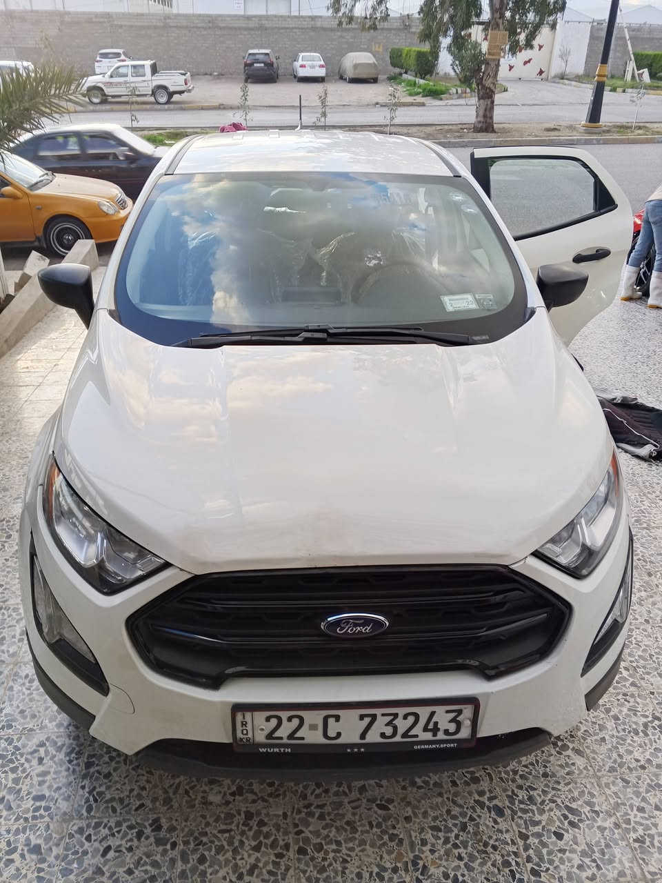 سلام عليكم فورد ايكو سبورت للبيع موديل 2020 رقم اربيل لسيارة ضررها صفحة بدون دواخل  جاهزة وماناقصها اي شي لسعر 75 وبيها مجال لخاص مغلق للتواصل ***********
