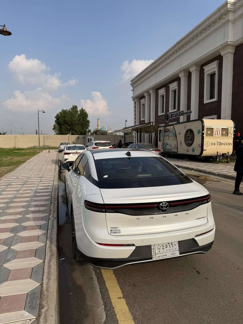 السلام عليكم للبيع ‼️‼️‼️
كراون موديل 2023 وارد امريكي لمتد
جاملغ امامي ايسر وربع دعامية صبغ بدون ايرباك 

للاستفسار واتس اب   : ***********
العنوان : بغداد / المنصور
تقرير السيارة مرفق مع صور
