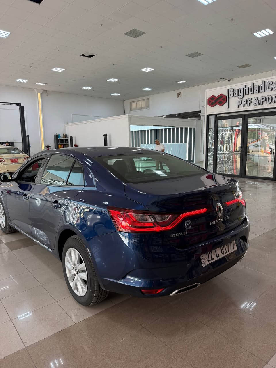 السلام عليكم 

للبيع 
Renault Megane 2023

السيارة زيرو وكالة شركة مهند بعد بيها ضمان شركة 
 ما بيها قطرة صبغ

_ السيارة ماشية 24 الف كيلو 
_ شاشة 
_ كامرة خلفية 
_ حساسات خلفية
_ مثبت سرعة 

و باقي مواصفات اليمجان المعروفة 

السيارة مكانها اربيل 

السعر : 110 ورقة

للتواصل 
***********
*********** أربيل, العراق
