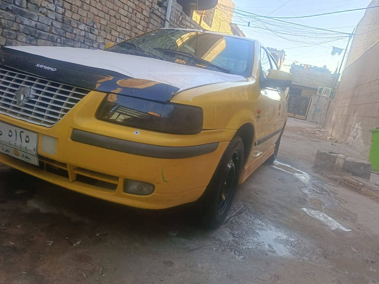 سلام عليكم شباب سمند موديل 2009
 رقم بغداد الماني سنويه 2029شرط تحويل مصفره هيئه غرمات
مكينه وكير فرنسي 2000 قطره بنص مكفولات
 وصدر امامي خلفي جديد تخم تاير جديد مدوشمه كاعيه جلد تنته لايلون دوشمه عام سياره خير من الله سياره تبريد شغال عوزه بس كهربايات للفان فقط مكفوله من ضربه صبغ تبديل عده بارد بل باب خلفي الايمن فقط وهاي صوره كدامك مال اليوم حته فيديو مصوره لتوضيح شوفهن و قتنع وتصل وبيك خير ودلل سعره 29 وبيه مجال بسيط اليحب يتصل *********** مكاني بغداد العبيدي
