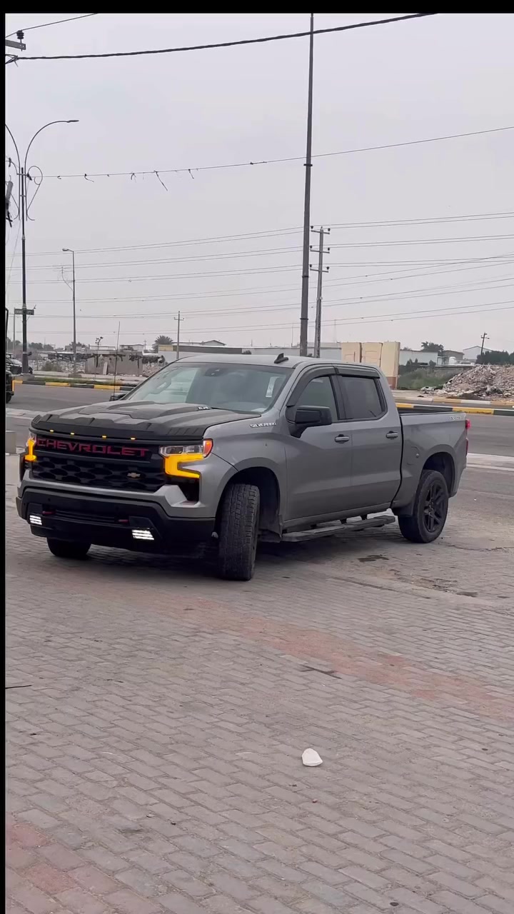 سلفرادو  2024 RST محرك
ماشيه 30 الف كيلو فقطط يعني مرتين مبدل دهن بس 

محرك 2.7 اقتصادي وعزم قوي كلش لون اسمنتي مميز كلش

بدون رقم تكدر ترقمه اي محافظة

دشبول تاهو شاشات ديجتال 13 انج ثنين

حادث بجم امامي تبديل فقط بنيد السياره بدون قطره صبغ 

وجاملغ  رجع بارد وبيه بارد بالباب 

والباقي كله نفس غراضه اجت وياها شباك ودعاميات ثنين ولايت تك 

ايرباك ستيرن وبرده السايق طاگ

بدي قصير باب طويل مساحه داخل السياره كلش جبيره 

عليه ويل تريل بوس وتاير اصلي قيادة جميع الضروف اجت وياها 

السياره نقص دعاميه خلفيه فقط 

السعر 290  او مراوس بسياره بسعره

قفل والسعر كلش مناسب لان العاديات والبوليسي 

ينباعن ب 300

رقمي *********** كربلاء
