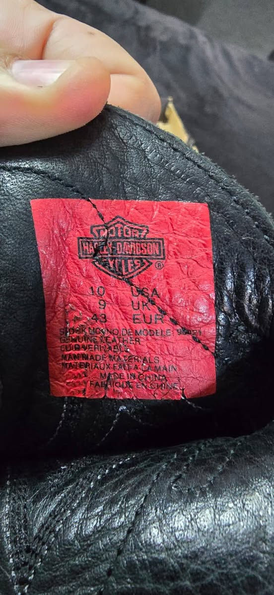 جزمه هارلي حاله كويسه جدا مقاس 43 
السعر النهائي 5500


**إذا كنت صاحب هذا الإعلان وتريد حذفه لأي سبب، رجاءا أرسل رسالة إلى الدعم الفني**