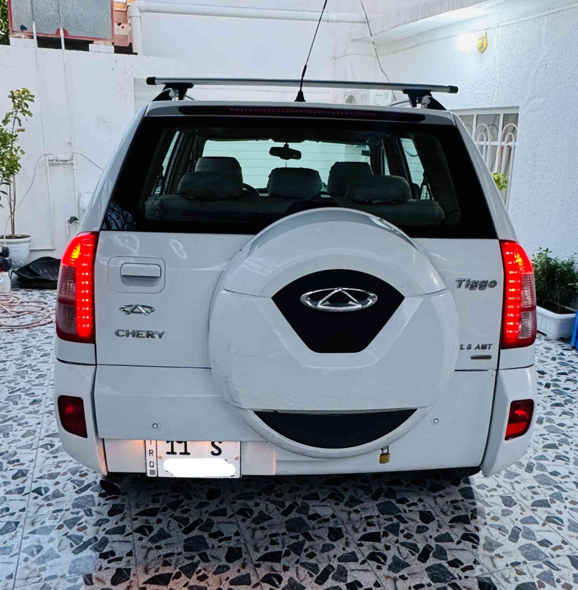 سلام عليكم 
للبيع شيري تيگو موديل 2013 محدثة 2018  فول مواصفات منظومة زنون رقم بغداد الدولي سنوية لغاية 2028 وهزة جديدة ماشية 71 الف كيلو سيارة بلادية بدون ضربة بيها صبغ قطعتين بدون دواخل مكان السيارة الرمادي قرب جامعة الانبار سعرها 64 ورقة وبيها مجال بسيط للاستفسار اكثر الاتصال بالرقم *********** 
اعتذر عن البيع بالتقسيط
