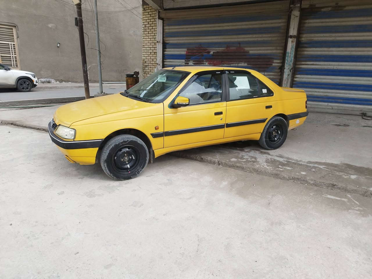 بيجو لميس موديل 15 كير محرك فرنسي كافلهن سياره بيه شبر بل جاملغ الايمن +هلالات الخلفيه بسمي مصفره  مكانه بغداد الزعفرانيه سعره43 بيه مجال  ***********
