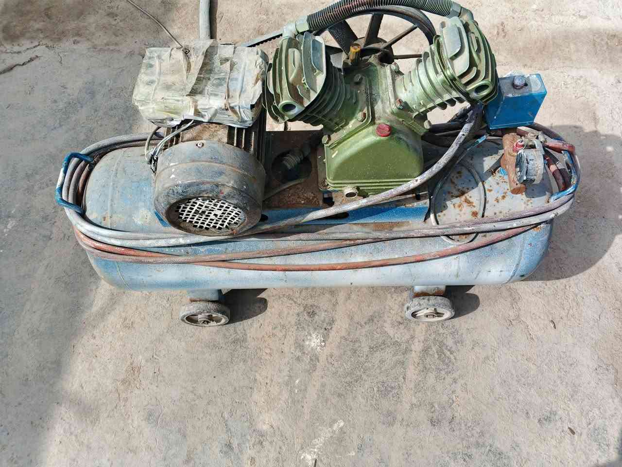 السلام عليكم تروسة حجم 150 ضاغطة جديدة دقيقة تترس هوة وياهة صوندة 10 متر ومسدس *********** وموجود وتساب
