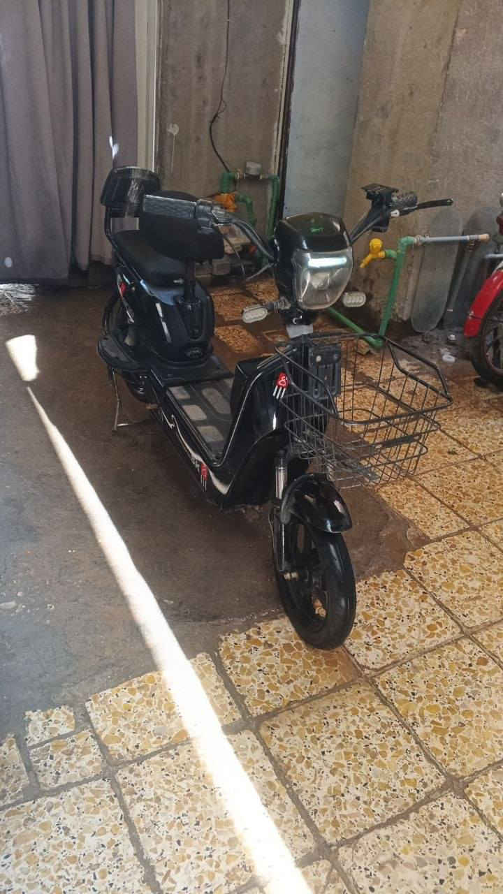 دراجه شحن للبــيـــع موديل 2023
حجم 14 كلشي بيها شغال لايت زنون 
اشاير يمنه يسره 4 مفاتيح 2بصمه
المكان كربلاء حي السلام 
السعر 230 وبيها مجال حك الجيه  
الرقم ***********
بيها نقص شغله صغيره جاملغ الخلفي 
مكسور مايكلف 5 الاف
