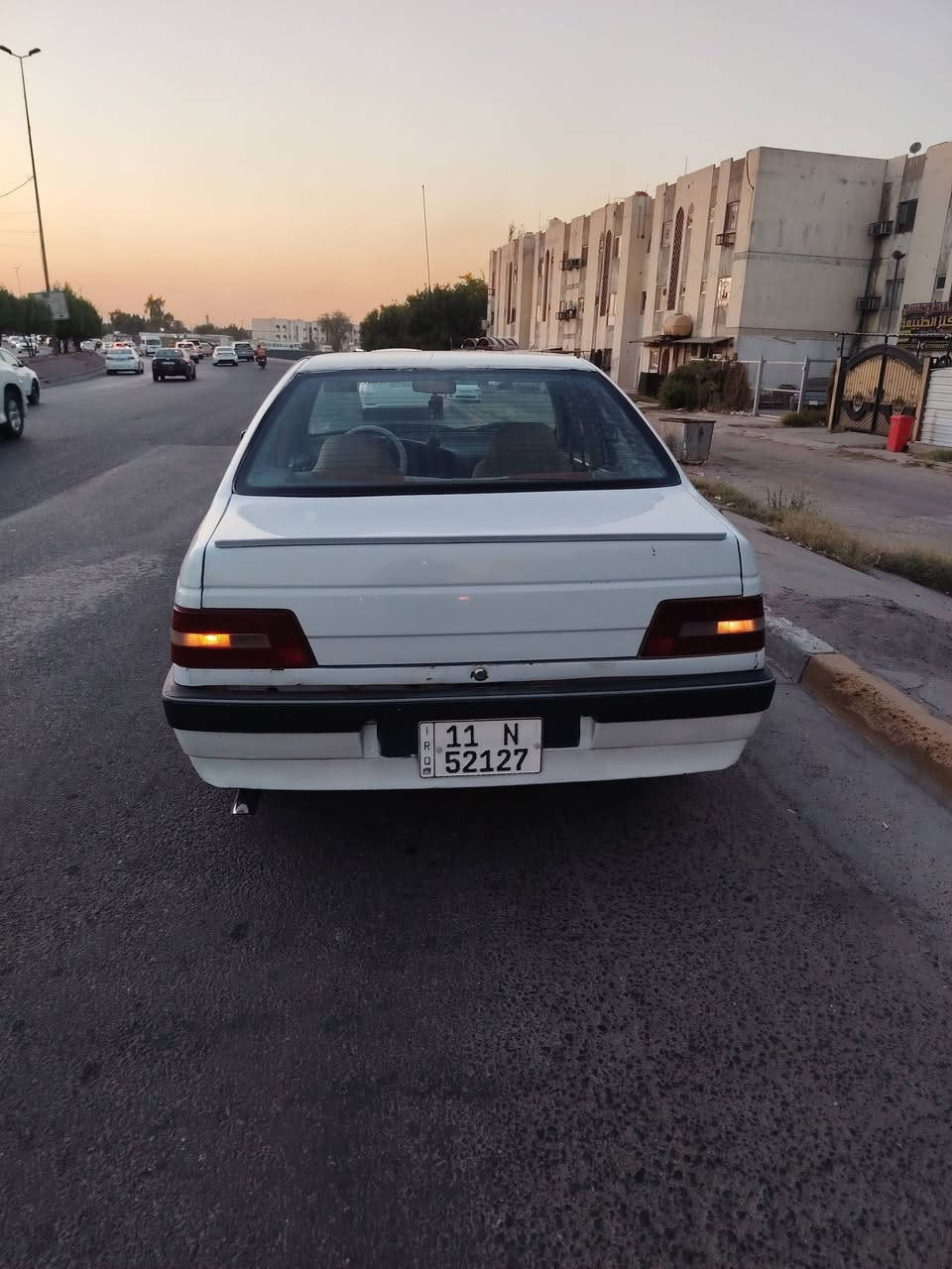 السلام عليكم 
بيجو لميس 2012 للبيع 
رقم بغداد انكليزي بأسمي
مكينه بيها تبخير قليل وكير وتبريد خير من الله 
حداديه زينه تخم تاير جديد 
الكهربائيات كلها شغاله 
بيها جاملغ امامي مصبوغ جماليه 
وجاملغ خلفي بي طخه مصلح ومصبوغ 
السعر ٣٧ وبيها مجال 
مكاني كفائات السيديه 
رقمي ***********
