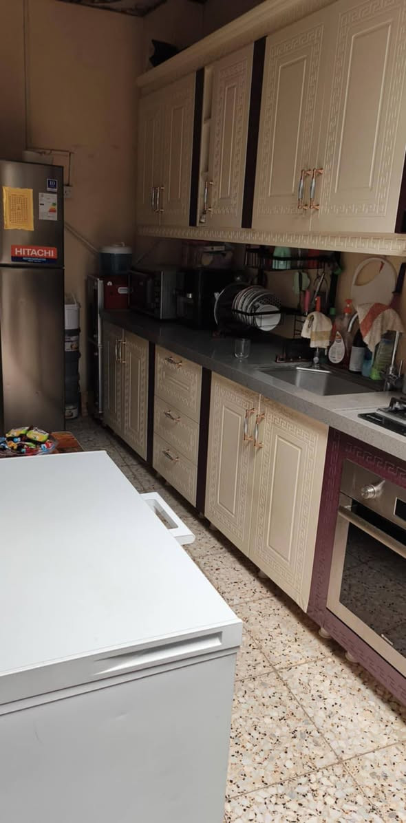 بيت طابو صرف بسمي سند تحويل مباشر في محلة المهديه مساحه 60 متر  مربع البناء سندويج درجه اولى يتكون البيت من غرفتين مع مطبخ معاه ملحق كاونتر مع بيت+ مجمع صحيات السعر ٣٥ مليون وبيه مجال للاستفسار الاتصال على رقم *********** واتس اب
