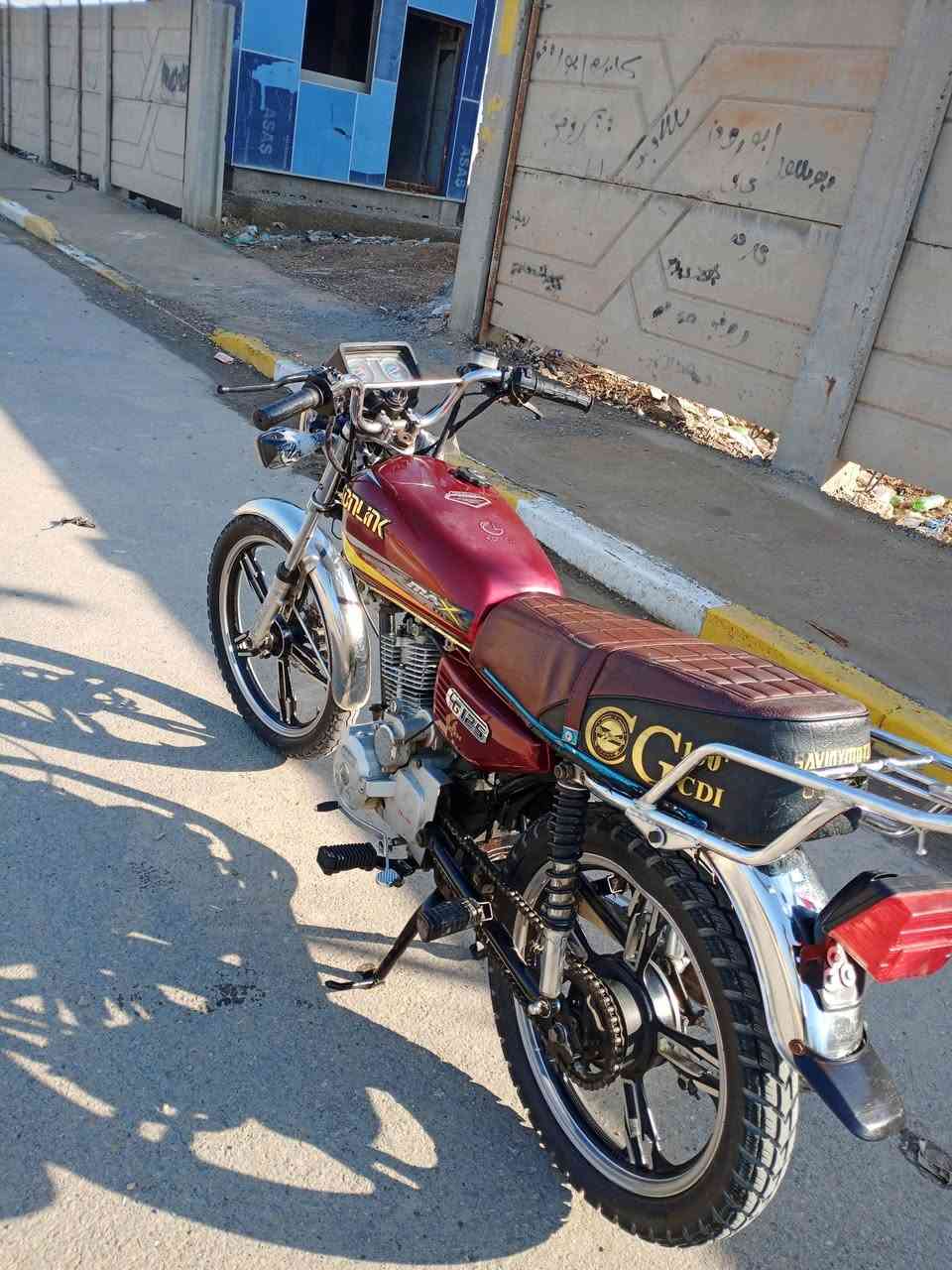 سلام عليكم دراجه سافان 5كير اوراق
موديل 2020 السعر 375 وبيها مجال واسط صويره الاتصال على الرقم ***********
