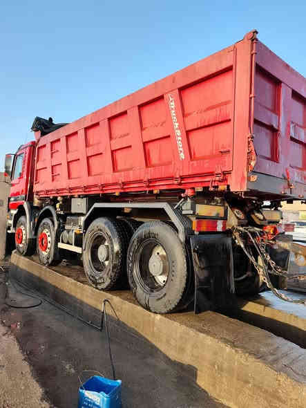 السلام عليكم اكتروز عقرب للبيع قاطره ومقطوره 3لوحات رقم قادسيه انكليزي ***********بي واتساب خاص ماكو
