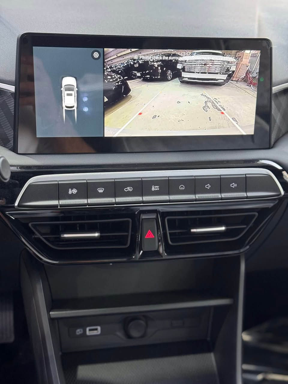 عررض خااص والكمية محدودة❗️ ❗️ وبسعر مناسب جداً
وصول وجبة سيارات  🚘 MG3 موديل 2026 
بضمان 6 سنوات 
‎((بدون لوحااااات ))
‎المحرك 1500 تنفس طبيعي 
‎كير اوتماتيك 
‎شاشة ابل كار بلي واندرويد 
كامره خلفية
تحكم ستيرن جهتين 
لايت + بك لايت Led
‎حساسات خلفيه
حساس ضغط اطارات
عداد المسافة: صفر كيلومتر
استلام مباشر

❗️ مع وجود جوائز  نقدية قيمة بانتظارك سارع بالحجز وأربح الجوائز مع MG❗️ 

‎للتواصل 📱 *********** 

‎متوفر واتساب + اتصال بغداد, العراق
