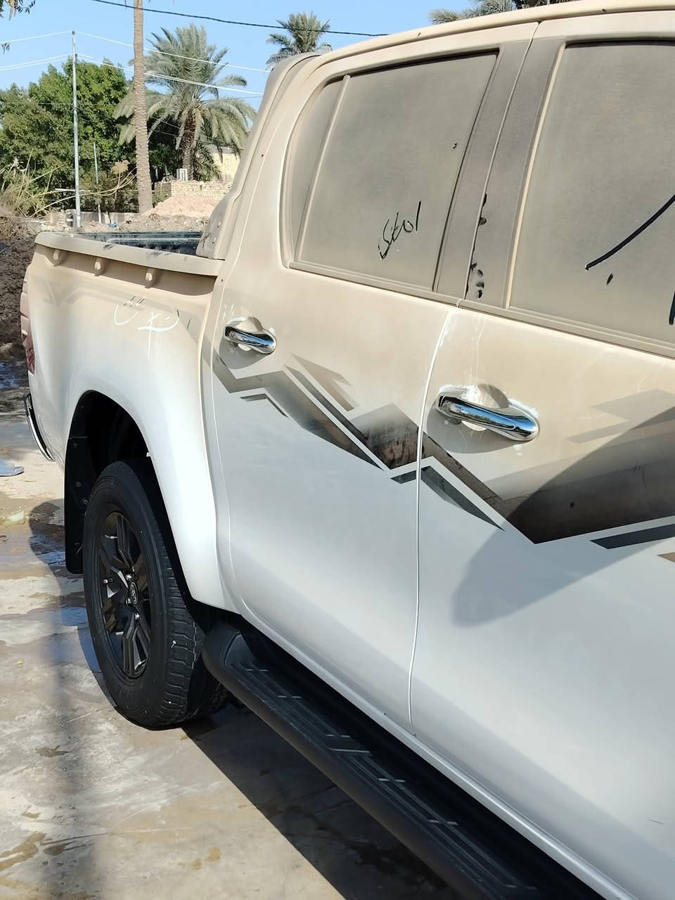 سياره هايلوكس فورويل 2024 كويتي  مكفوله من كلشي الصبغ ولبارد والتكحيل والرصعه تحويل ثاني يوم سياره جديده معنا الكلمه على وضع شركه ماشيه 28 بيع ومراوس (***********)
