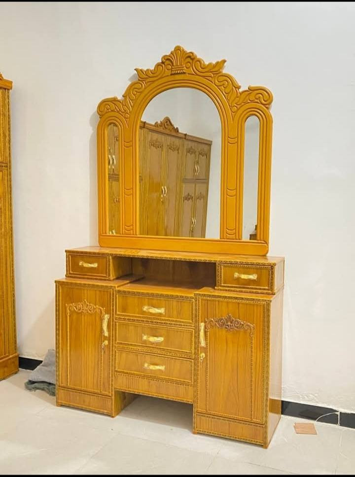 غرفه  ٦ ابواب صاج عراقي ملحق طابقين تتكون غرفه من ٨قطع العنوان بغداد غرفه جديده مال معمل 
سعره ٩٠٠الف 
العنوان بغداد 
***********
