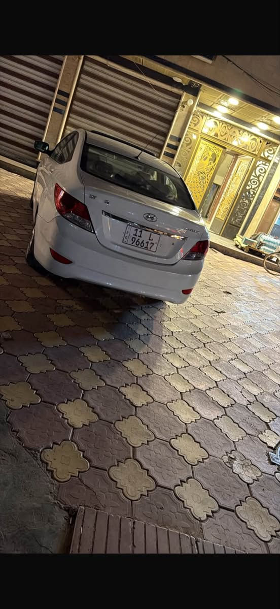 سلام عليكم اكسنت ٢٠١١ للبيع السياره فول بلو سلايد ويل كب شاشه تاب خمس تجاوي ٤ دسك السياره كير محرك تبريد خير من الله بس صدره شويه تعبان سعره ٨٠ مكانه بغداد الدوره شارع ٦٠ 
***********

