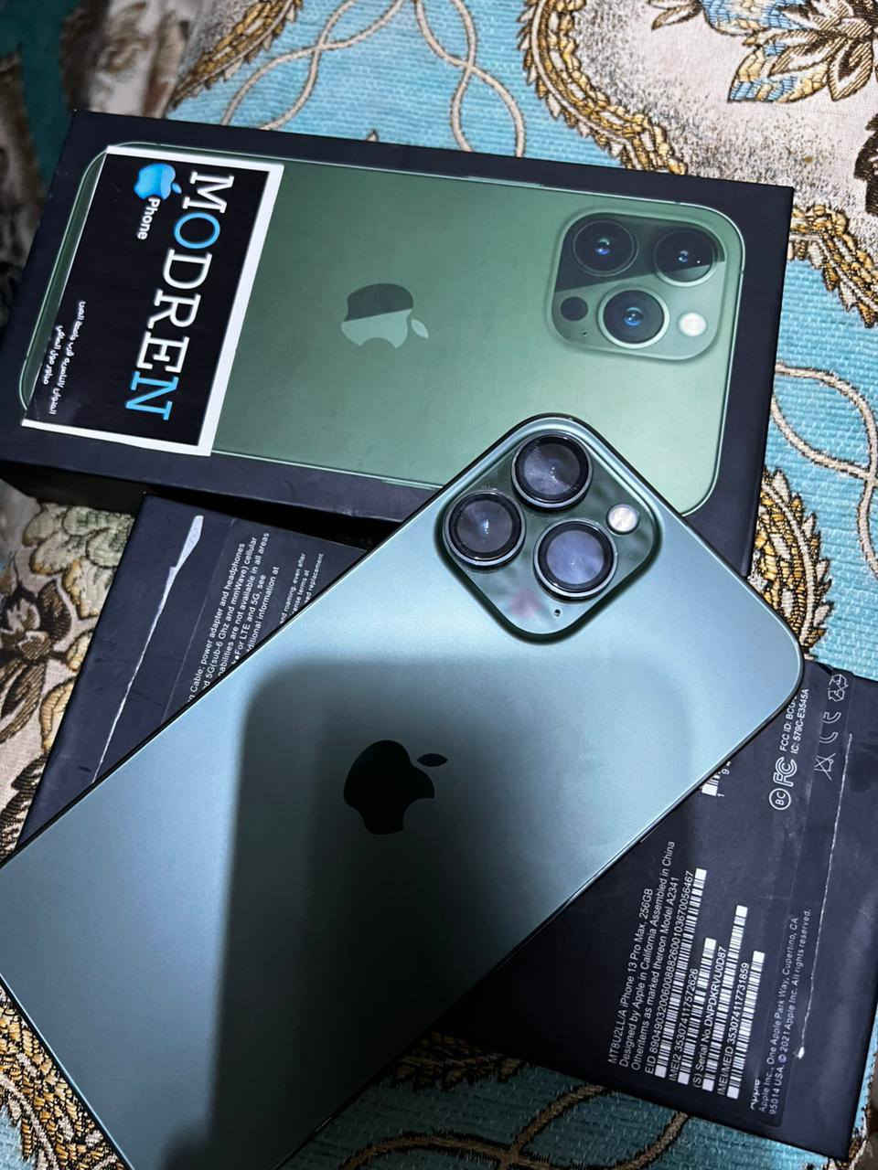 #للمراوس ايفون 13 برو ماكس امريكي  ذاكره 256 بطاريه 85‎%‎ مامعلايه جهاز مامفتوح وكلش نضيف نضافه 100‎%‎ بعده بي ضمان صيانه وبرمجه سنه كامله يم ابو متجر مراوس بدراجه نامه او تايكر مامفتوح وهذا رقمي ***********
