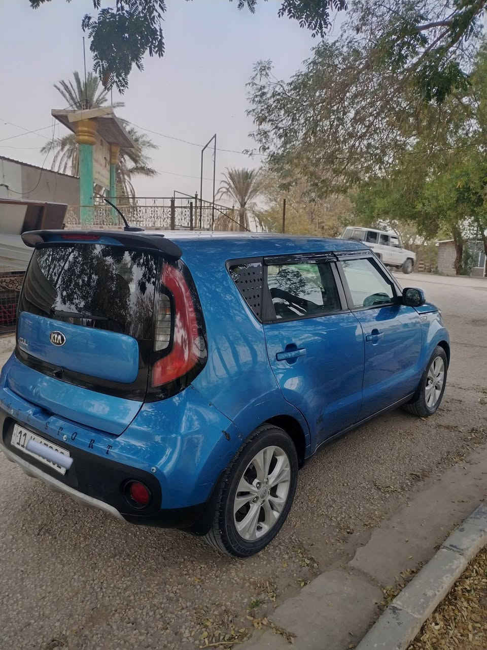 كيا صول موديل 2015 رقم بغداد نكليزي هزه وسنويه بسمي 
مكينه 2000 وكير مكفولات تبريد ثلج تدفئه 
 شاشه كامره بلاد نظام سبورت داخل لونين ميوزك دمام كاعيات جلد 
دوشمه جديده بلاد 
حادثه جاملغ مبدل بدون دواخل #السعر 97 وبيه مجال 
لاتصال ***********
