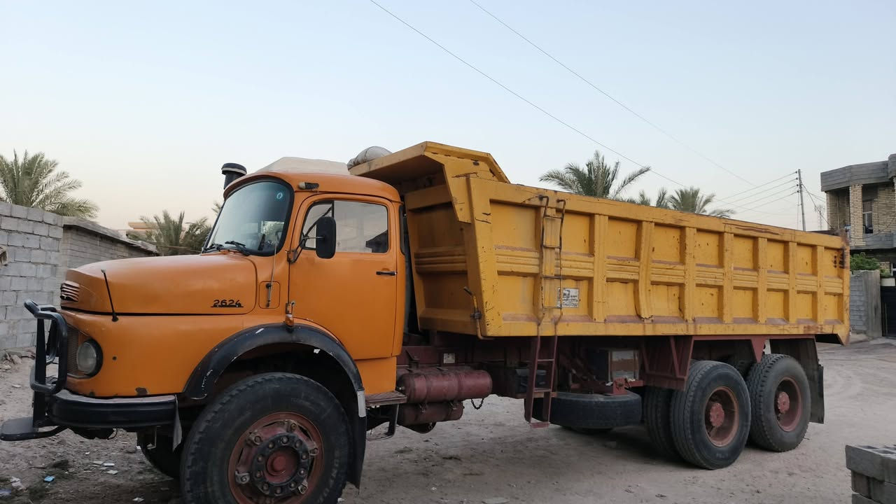السلام عليكم للبيع 81 قماره صبغ عام شاصي بلادي ما مطوله تخم تاير تبريد ثلج جاهزه للعمل رقم بغداد تحويل مباشر مكان السياره الفلوجه الگرمه السعر 65 وبيها مجال ***********

