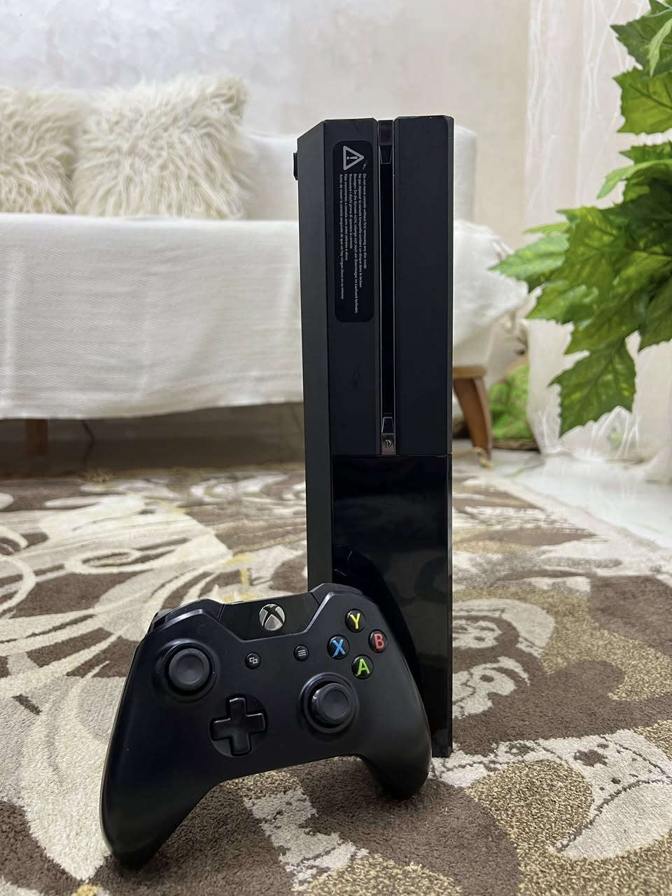 Xbox one
700g

7jeux install

Manatte original

2 cd

Hab6a caba mn spain


**إذا كنت صاحب هذا الإعلان وتريد حذفه لأي سبب، رجاءا أرسل رسالة إلى الدعم الفني**