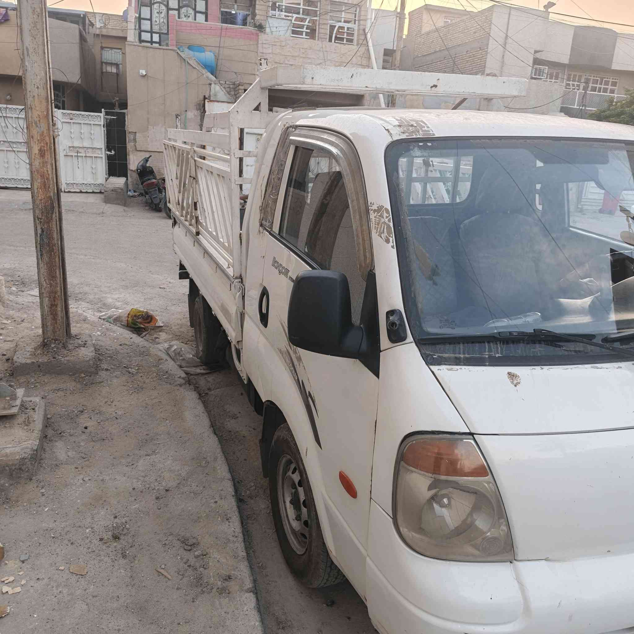 السلام عليكم كيا بنكو موديل 2008 محرك 3000 بأسمي سيارة جاهزة ***********
