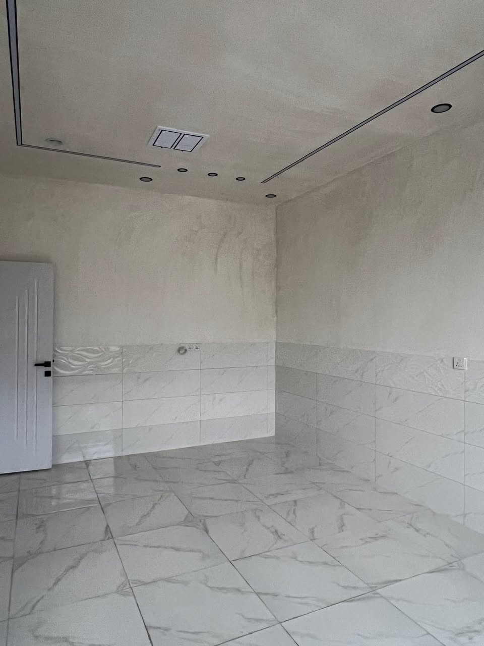 سلام علیکم
#خانووی_مۆدێرن بۆ فرۆشتن ⛪💒
ناونیشان 📍 ناحیەی ڕزگاری (سموود) 
 

◼️ گەڕەکی نەورۆز ئەنفالە کۆنەکان
◼️ ڕووبەری 5 بە 20 = 100 مەترە
◼️ ڕێگەپێدانە بەمەرجی وەکالە عامە  
◼️ ئاڕاستەی ڕوو لە خۆری بەیانییە 
◼️ شوێنێکی زۆۆر خۆش و دڵگیری هەیە  
◼️ کامل ژوورەکانی سەقف مەغریبی و دکتە 
◼️ خانووەکە سفرە و ماڵی تێ نەچووە  

🔴 ژوورەکانی ئەم خانووانە پێکھاتووە لە ⬇️

◼️ میوان 
◼️ مساعد مطبخ 
◼️ هۆڵێک 
◼️ ژووری نوستن 
◼️ ڕۆشنایی 
◼️ مشتەمەلات
  

بۆ زانینی نرخ 💵 پەیوەندی بکەن بەم ژمارەیەوە

***********

یان سەردانی ( نوسینگەی ئالان  ) بکەن ⬇️

ناونیشان  : ڕزگاری ـ جادەی نێو بازاڕ ـ بازاڕی زەوی فرۆشەکان
