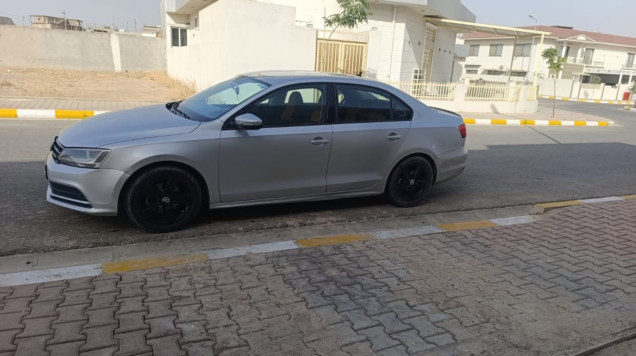 مكلف بالنشر
السلام عليكم 
جيتا خليجي للبيع
موديل ٢٠١٦ مكينة ٢٠ بدون توربو
التقرير موجود ضمن الصور 
مكان كركوك وياه بطاقة بنزين
السعر ٩٢ ورقة مع مجال بسيط 
للتواصل حصرا الاتصال بالرقم 
***********
