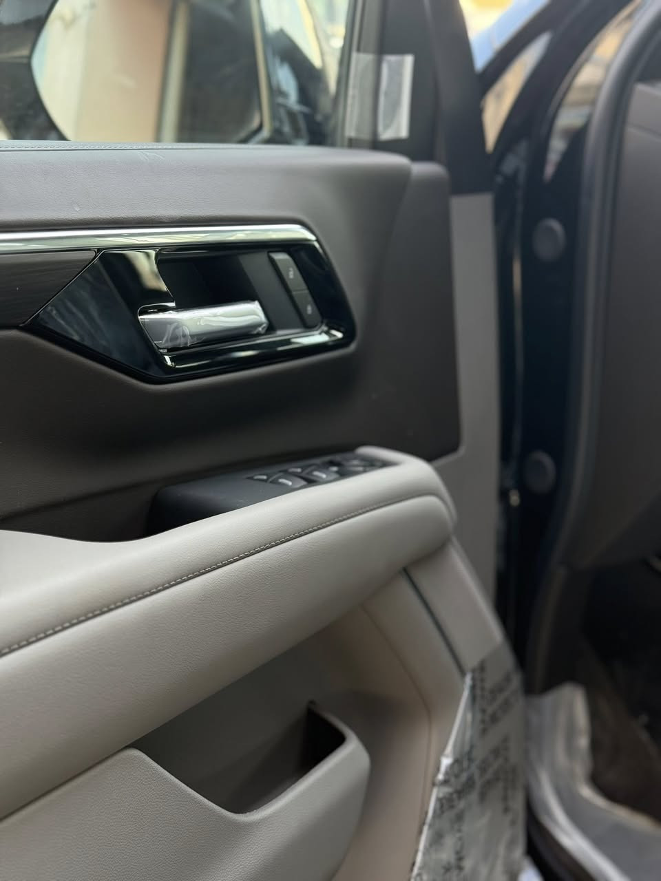 🧿معرض الملك لتجاره السيارات 🧿 

        🔥دخول جديد تاهو موديل  LS 2026🔥

   🔥الشكل الجديد ضمان المنصور  انتبه ابو الكارت تشغيل🔥

شوفرليت تاهو CHEVROLET TAHO

🔹النوع : تاهو  
🔹الموديل 2026
🔹الفئه : LS
🔹كير تعليك الجديد 
🔹فول كامل الموصفات   
🔹الشكل الجديد   
🔹كامرات 5 360
🔹شاشه متصله شاشه الكدلاك❤️
🔹ضمان وكاله المنصور سنوات 5 
🔹مرقم كامل الرقم الجديد الانكليزي 

      🔥يوجد بيع وشراء ومراوس بجميع انواع السيارات 🔥

 
========================
للاستفسار اكثر عن تفاصيل السيارة يرجى مراسلة صفحتنا على فيس بوك او الاتصال بالمعرض  مباشرة عن طريق الارقام الخاصة بالمعرض
***********
***********
العنوان 🚙_ بغداد _ النهضه _الفرع الثالث _ فرع المصرف
