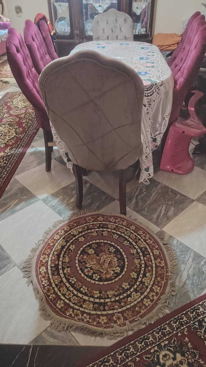 سفره كامله للبيع نيش وبوفيه بالرخام  وتربيذه بالازاز ٨ كراسي


**إذا كنت صاحب هذا الإعلان وتريد حذفه لأي سبب، رجاءا أرسل رسالة إلى الدعم الفني**