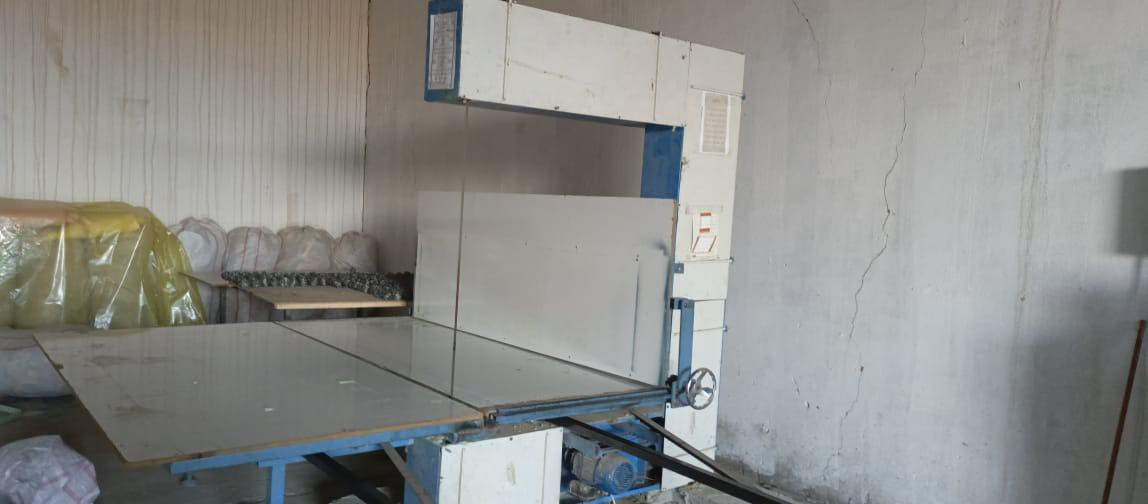 السلام عليكم عندي مكينتين وحده مال كوب سفري كامله ومكينه قص سفنج للبيع للاستفسار ***********
