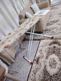 ميز طعام مع ٣ كراسي ب٥٠ الف  ميز اوتي كبير ب١٥ الف واتساب  ... 0781779...