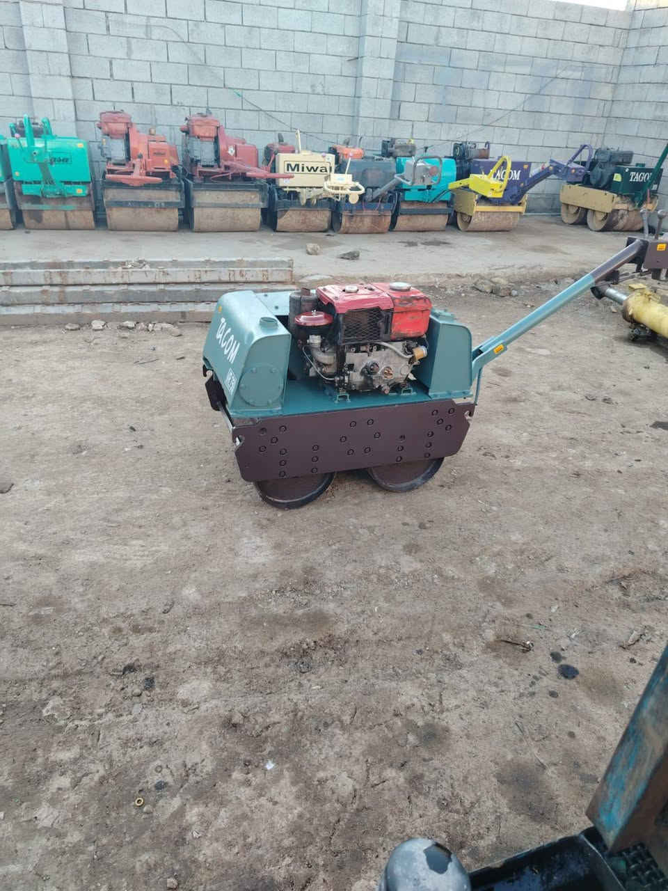 اتصل او واتساب ***********/////*********** 
حادله تاكوم ياباني 
نضيفه جدا 
محرك ينمر البلادي 
قماجي جدد 
جاهزه للعمل 
عرض 75سنتمتر 
وزن 750كيلو 
مكاني واسط الكوت مركز المدينه الحي الصناعي
