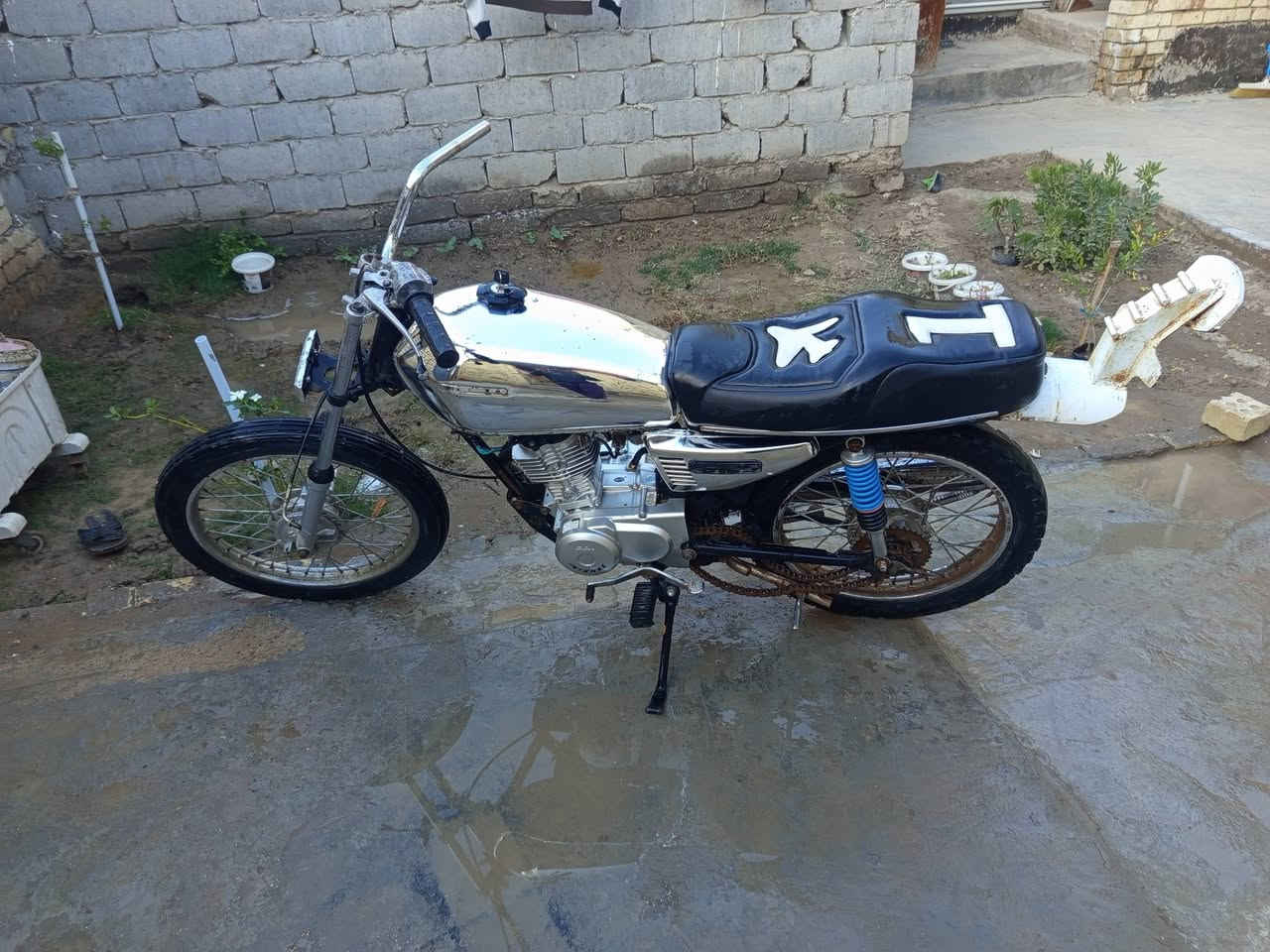 السلام عليكم دراجه للبيع مكينه جديده محرك انتنس بعده عله السحك الشراي يجي خاس


**إذا كنت صاحب هذا الإعلان وتريد حذفه لأي سبب، رجاءا أرسل رسالة إلى الدعم الفني**