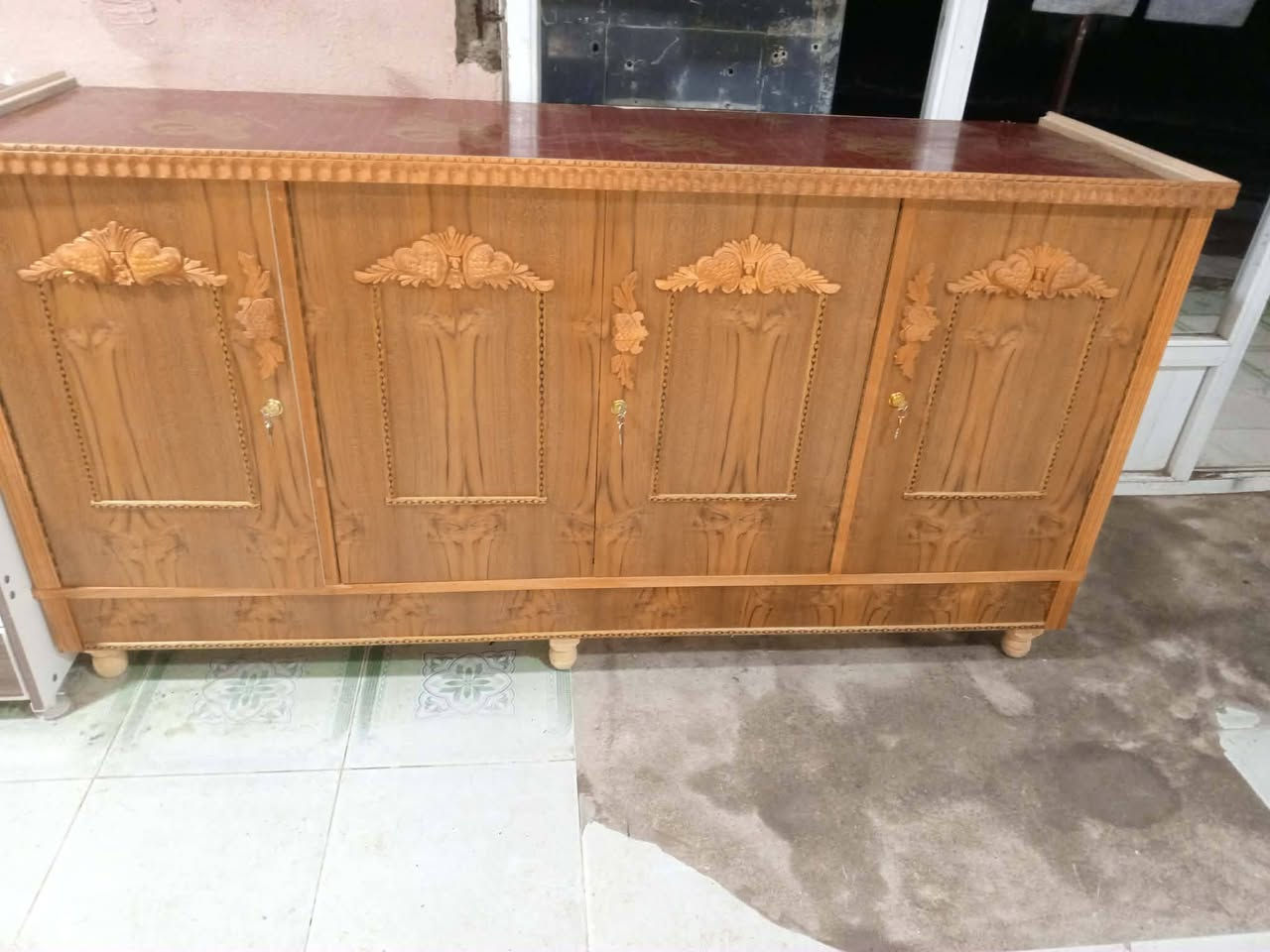 مرحبا أغراض للبيع للعنوان بعشيقة شارع النفوس القديم حي الجبل ***********
