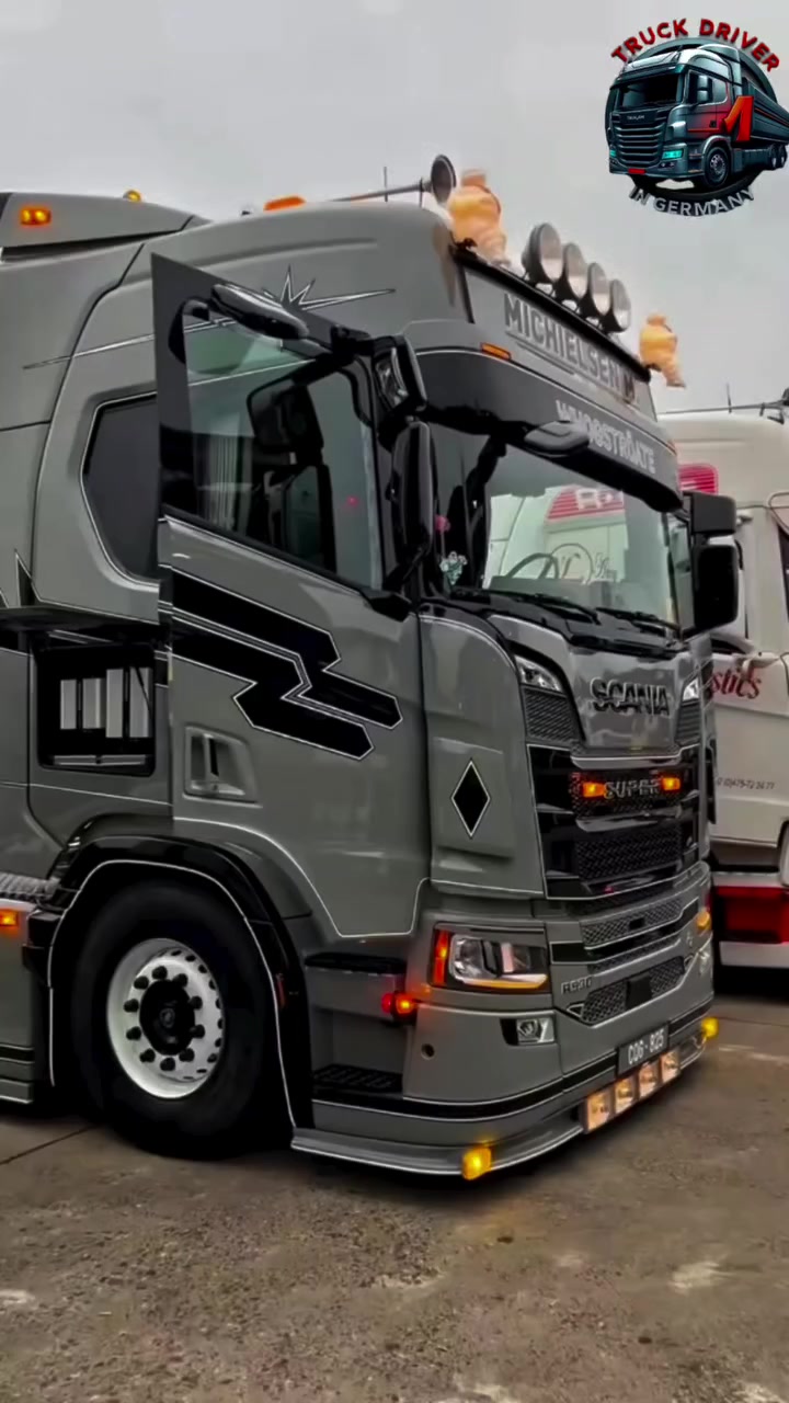 شاحنات سكانيا _الطاقة والرفاهية _الكمال على عجلات
 سكانيا ملك المهمات الصعبة. 
#scania #truckworld #bigtrucks #trucklife #truckdriver.


**إذا كنت صاحب هذا الإعلان وتريد حذفه لأي سبب، رجاءا أرسل رسالة إلى الدعم الفني**