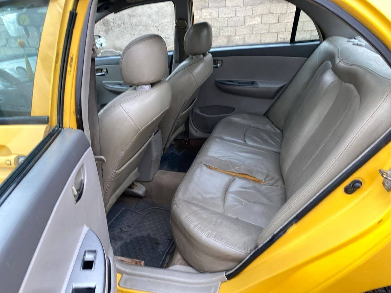 السلام عليكم.           #للبيع.     او.     #مراوس. احدث فقط

           #بي وايدي.  ✈️   #موديل.   2013.      تشغيل بصمه 🪬

رقم بغداد الماني ما اندل صاحبه.   #مكفوله. سرقه وعشائر 

كير محرك شرط صدر جديد 4تواير جداد باور شغال.  

      #السعر.     (.  35.  )). بي مجال شي قليل.  

.     ***********.
