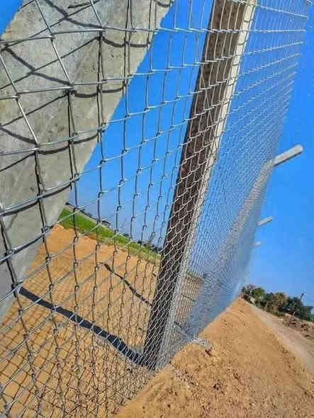 السلام عليكم 
معمل النور لعمل ونصب اسيجه BRC بيارسي بكافه الاحجام والقياسات بجوده عاليه وبأسعار مناسبه  لتسيج كافه المزارع والحدائق والبساتين وقطع الاراضي في جميع المحافظات الاستفسار خاص او الاتصال على الرقم *********** حلة
