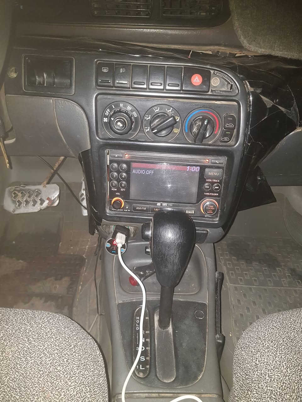 مديل ٩٦ رقم جديد صار سبوع حولت رقمها تبريد تفه صدر مابيها ايي نقص هزه جديده السعر ٣٧ وبيها مجال ***********عنوان بسمايه اوتماتيك السياره مابيها ايي مشكله سياره جاهزه بيها خياسات بل دواسات
