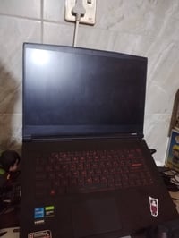 لابتوت MSI للبيع المواصفات GTX1650 4g i5 11400h 8g رام المساحه نص تيرا...