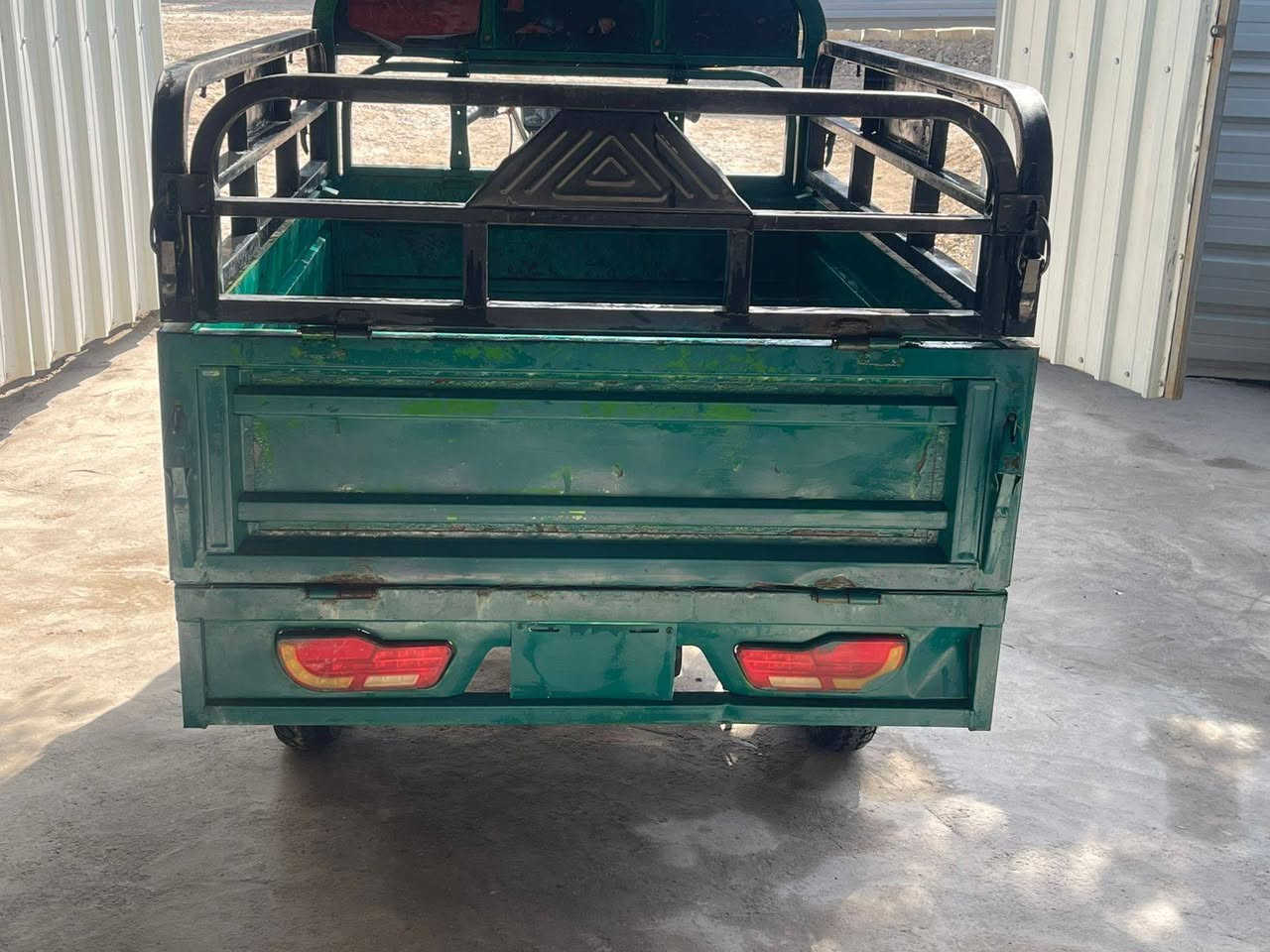 السلام عليكم ورحمة الله وبركاته اخوان عندي هاي الستوته الشحن للبيع موديل 24 السعر  المطوب 1200وبيها مجال العنوان البكريه مال الغزالية على الخط السريع رقم الهاتف ***********/*********** الواتساب اسيا
