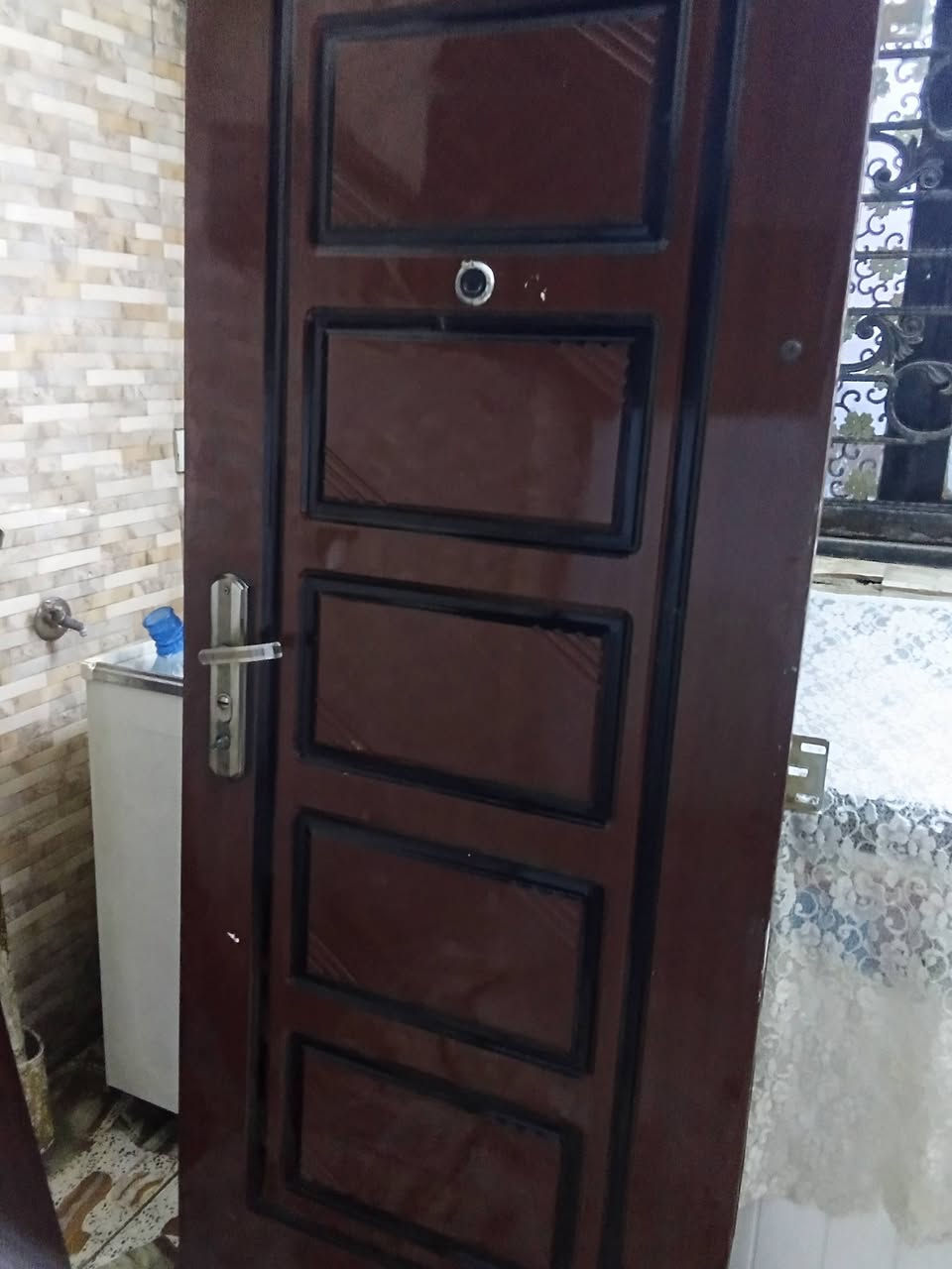 سلام عليكم باب اصلي للبيع ابو عين رايده75وبي مجال بسيط *********** واتساب
