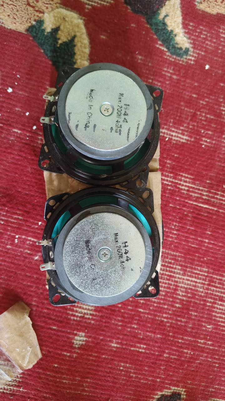 تخم سماعات للبيع 4انج 200W السعر 25 وبيهن مجال


**إذا كنت صاحب هذا الإعلان وتريد حذفه لأي سبب، رجاءا أرسل رسالة إلى الدعم الفني**