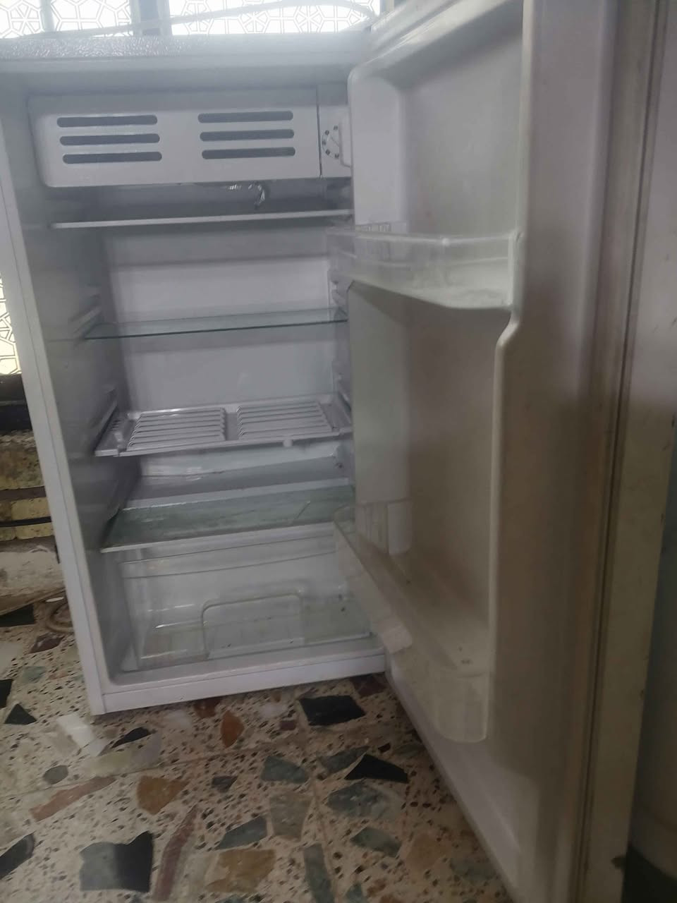ثلاجه صغيره؛ ٧ قدم لا خياس لا زنجار فول تجميد فوك وجوه علفحص السعر 80 الاستفسار *********** بغداد, العراق
